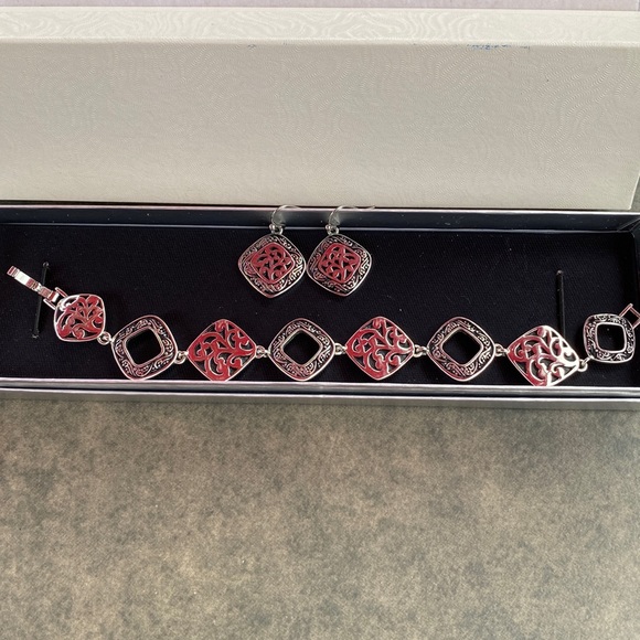 Lia Sophia Jewelry - Lia Sophia Shepherd Hook Filigree Earrings With Matching Bracelet